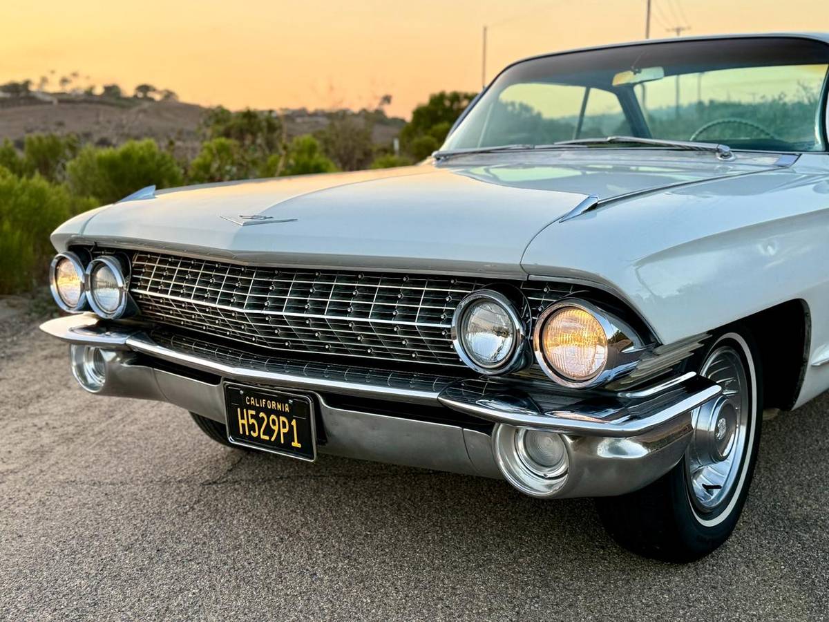 Cadillac-coupe-1961-7