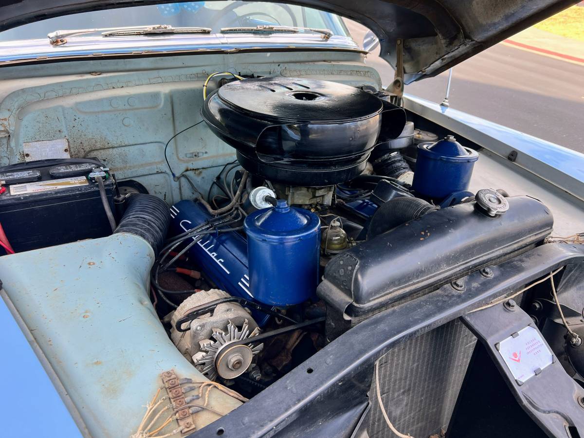 Cadillac-coupe-deville-1952-blue-16