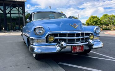 Cadillac-coupe-deville-1952-blue-20