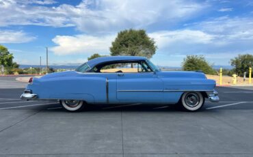 Cadillac-coupe-deville-1952-blue-3