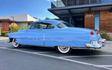 Cadillac-coupe-deville-1952-blue-6