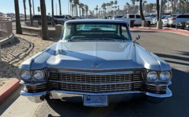 Cadillac-coupe-deville-1963-silver-7