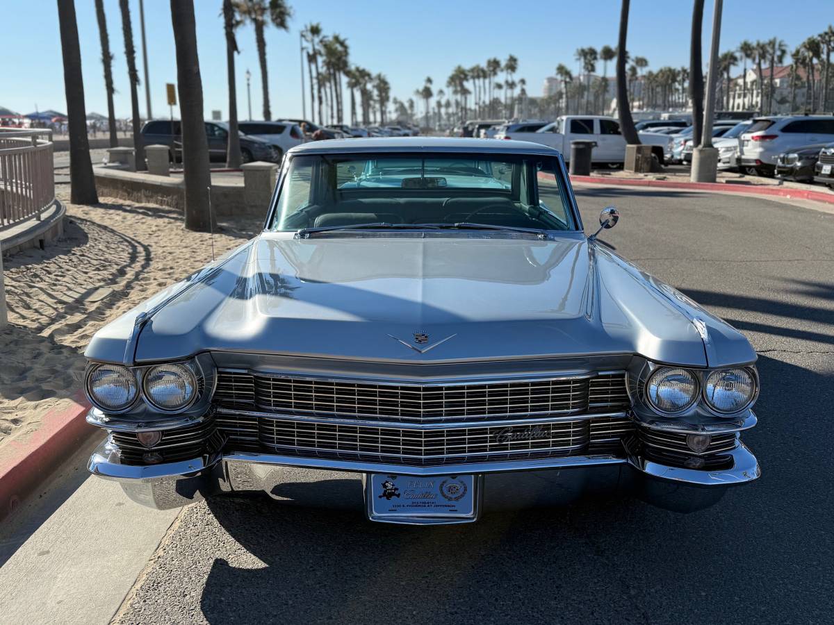 Cadillac-coupe-deville-1963-silver-7