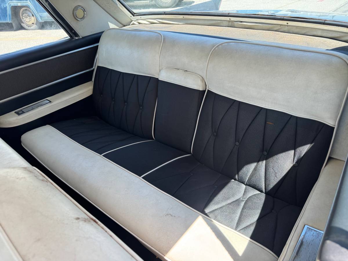 Cadillac-coupe-deville-1964-12