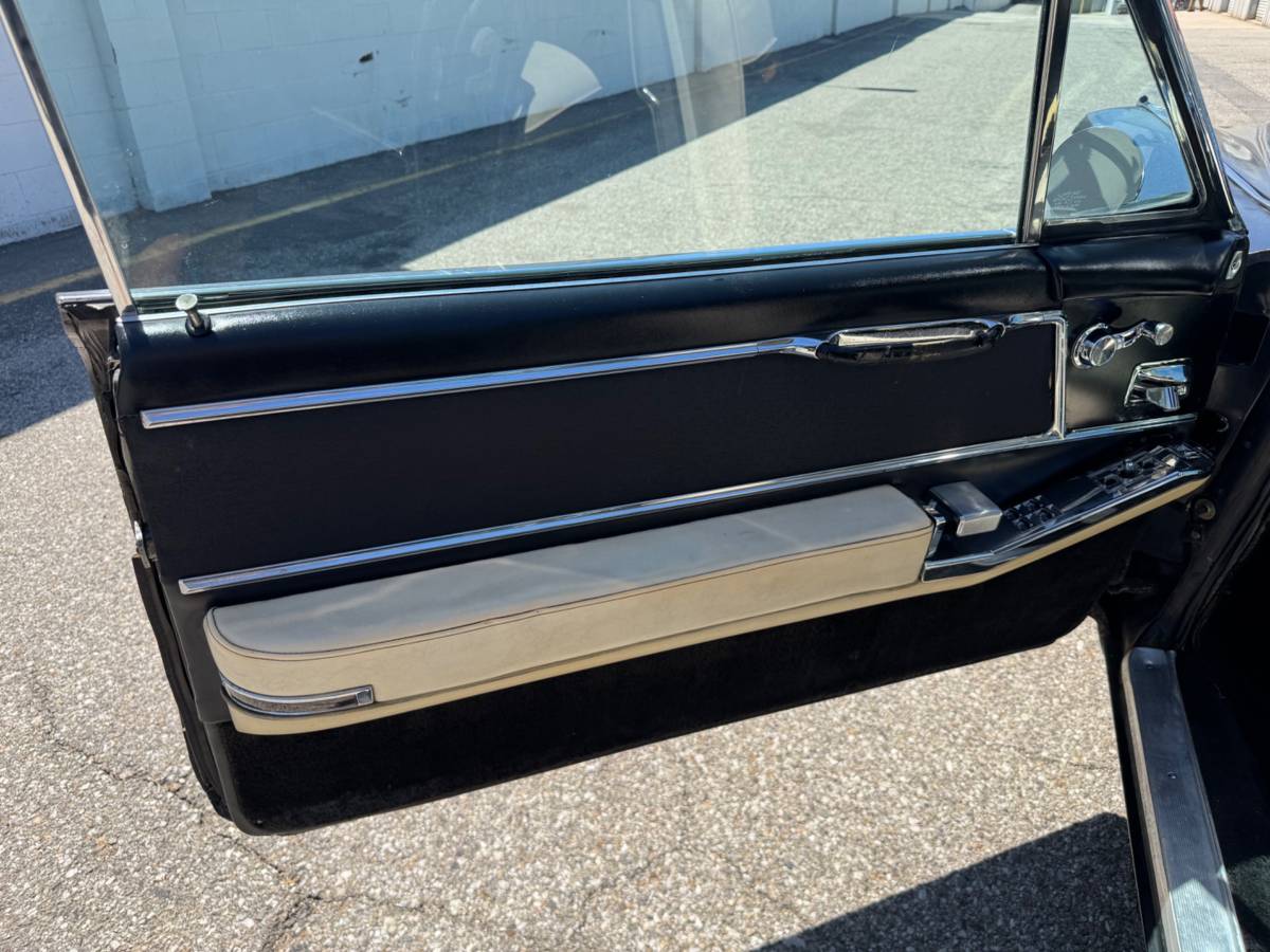 Cadillac-coupe-deville-1964-14