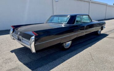 Cadillac-coupe-deville-1964-4
