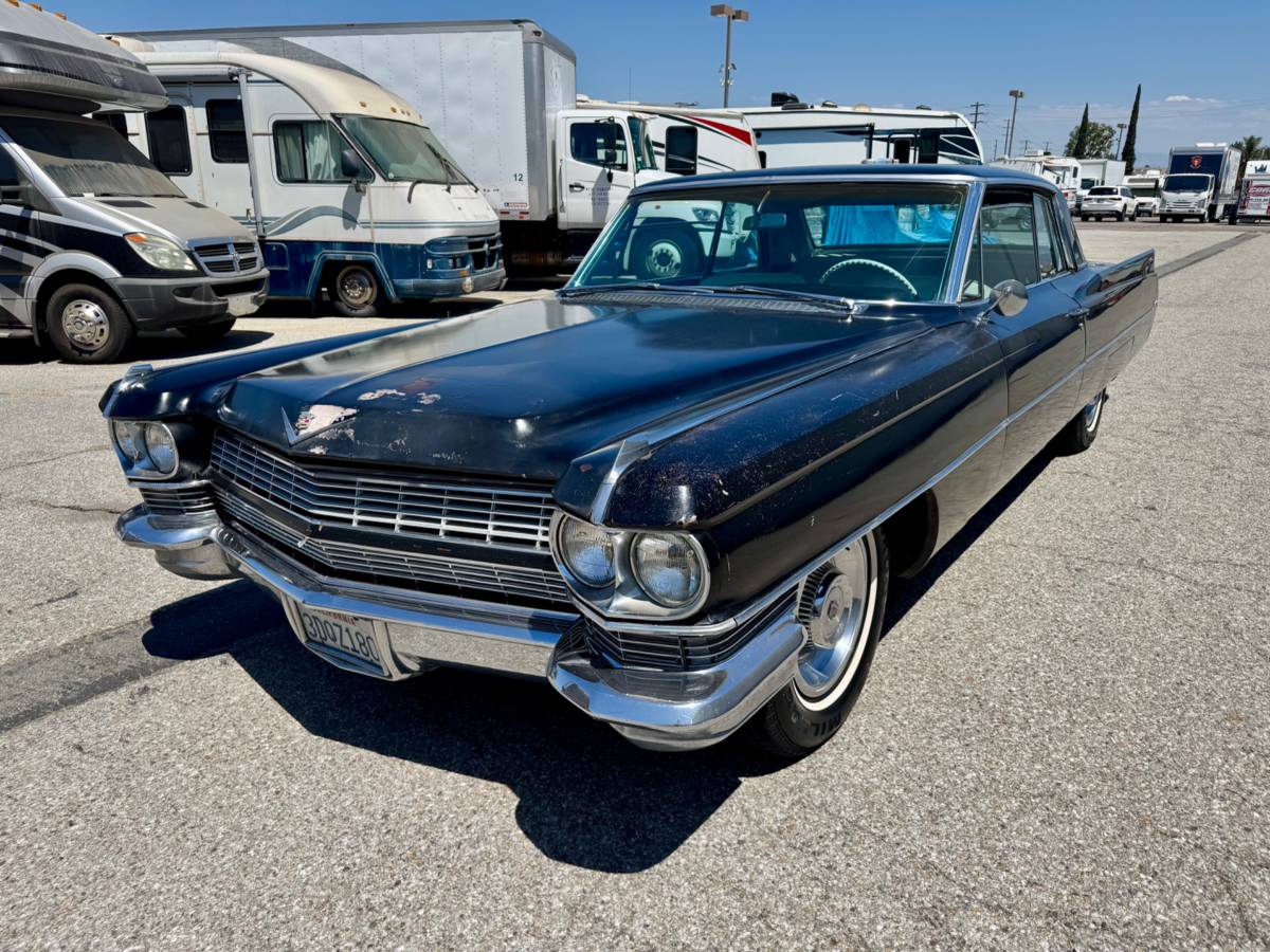 Cadillac-coupe-deville-1964-9
