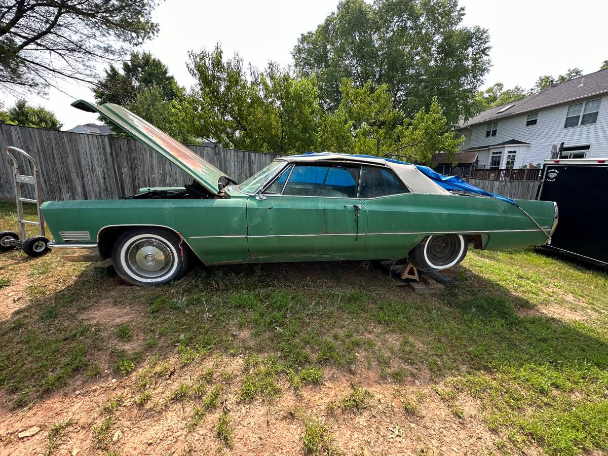 Cadillac-coupe-deville-1967-green-3