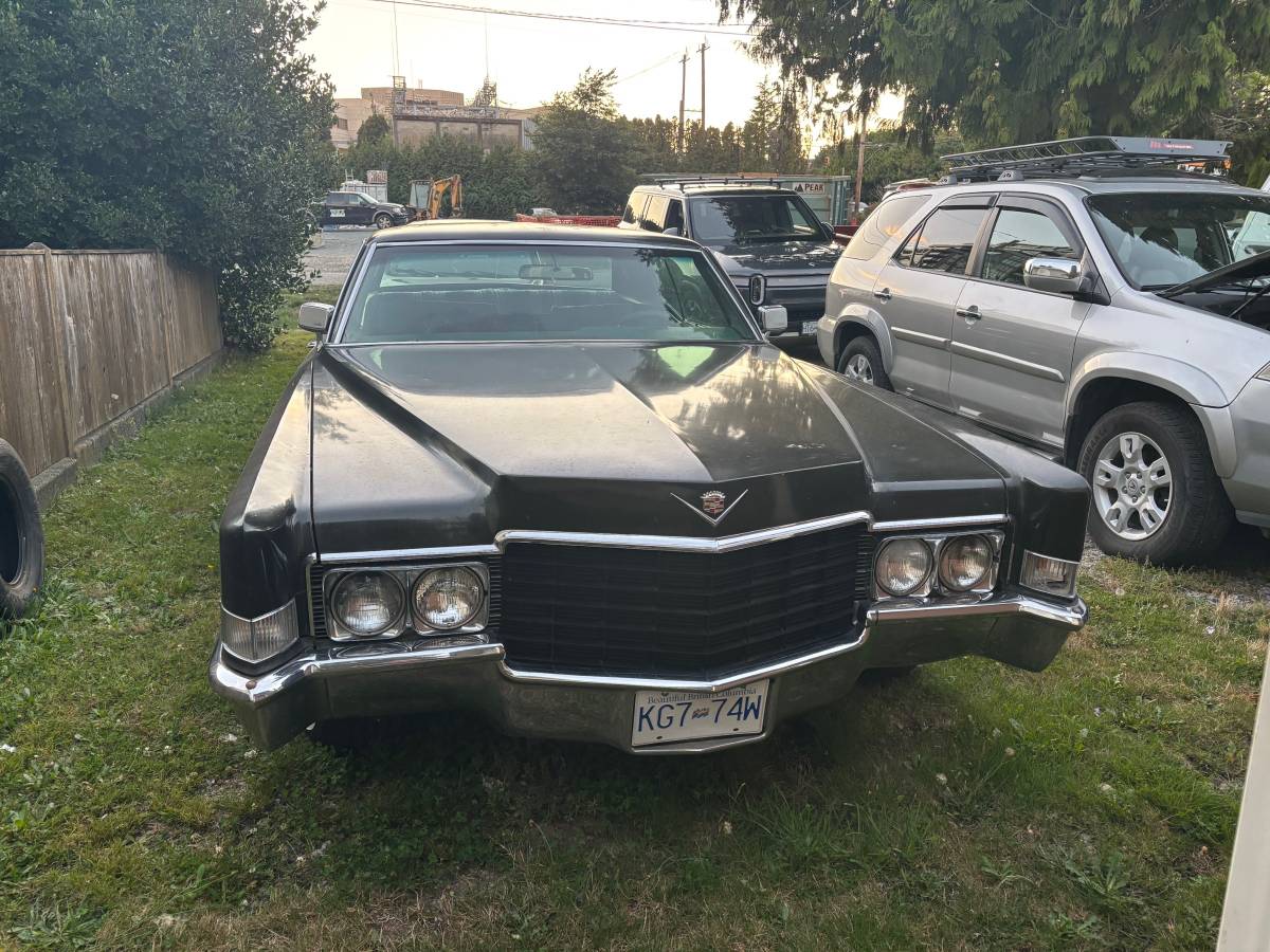 Cadillac-coupe-deville-1969-black-2