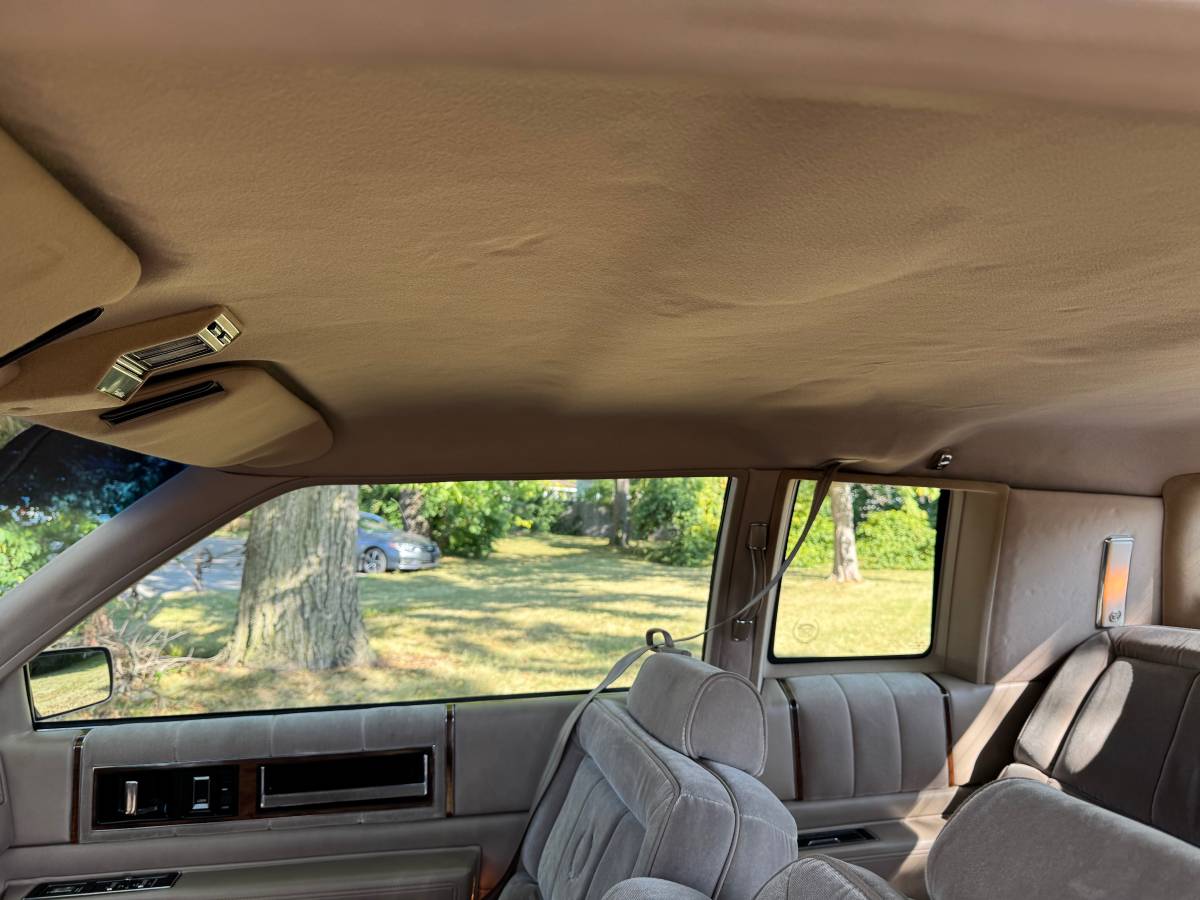 Cadillac-coupe-deville-1988-brown-20