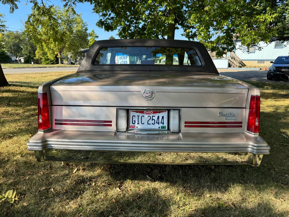 Cadillac-coupe-deville-1988-brown-26