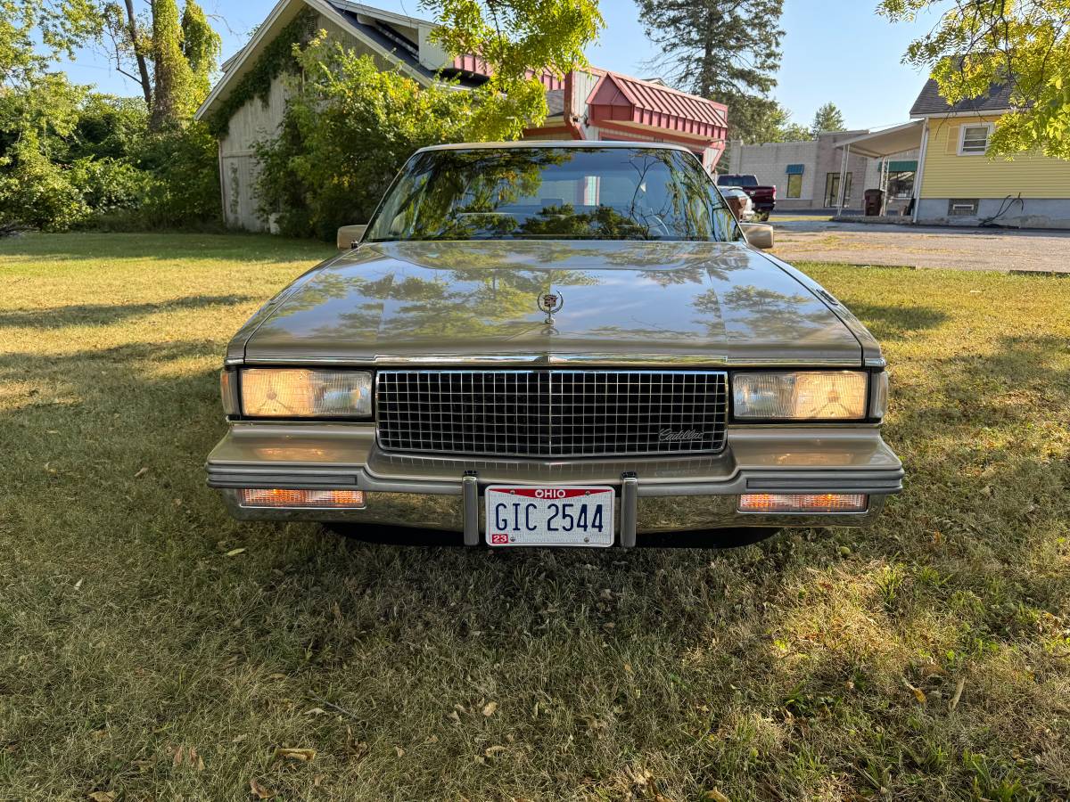 Cadillac-coupe-deville-1988-brown-4