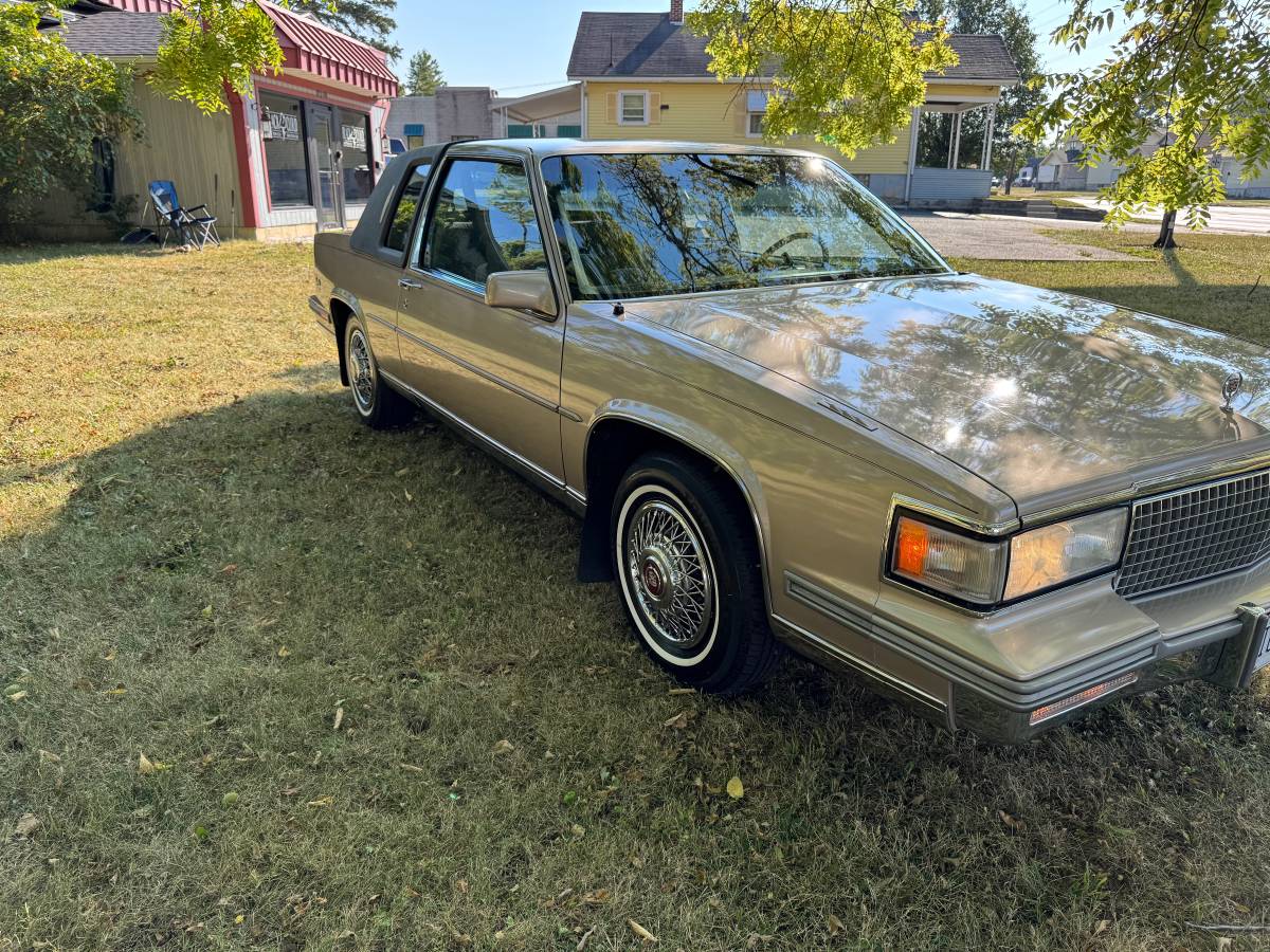 Cadillac-coupe-deville-1988-brown-5