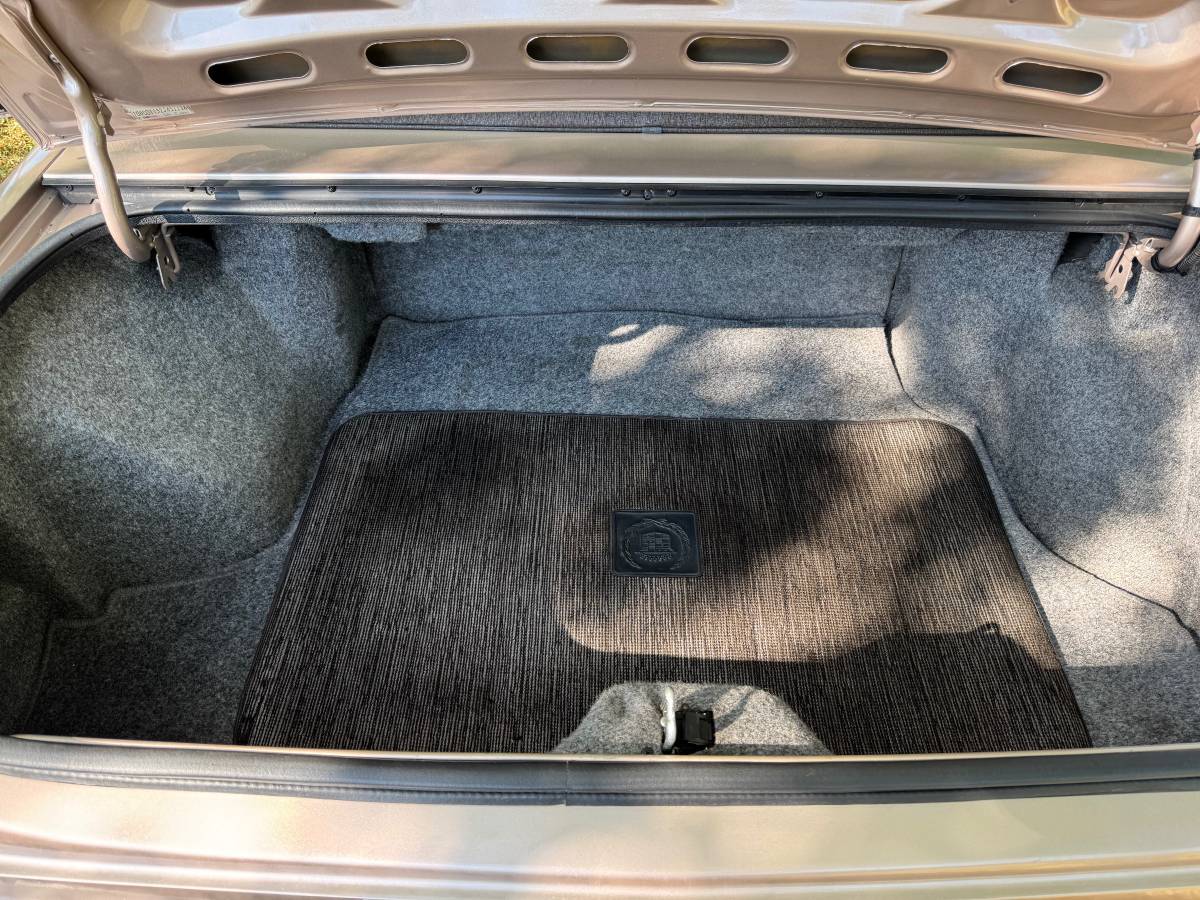 Cadillac-coupe-deville-1988-brown-9