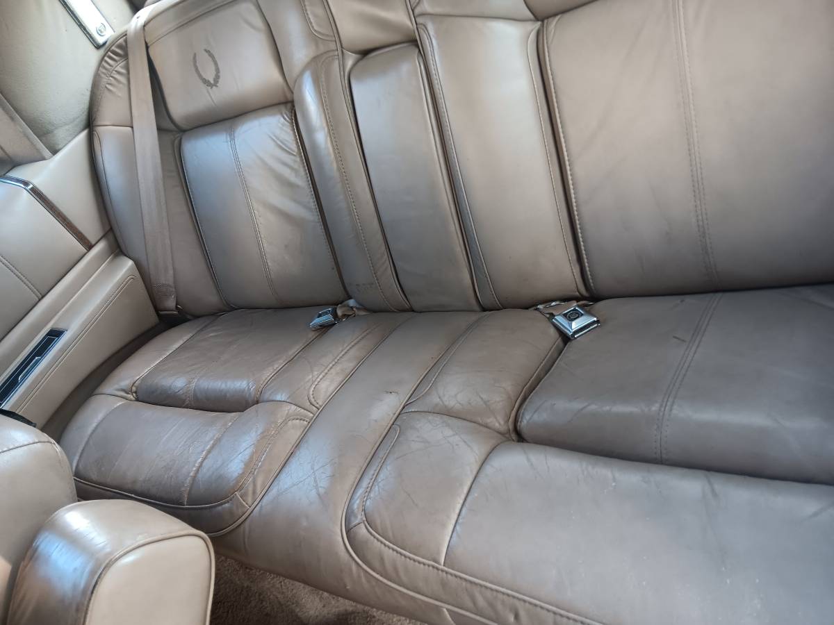 Cadillac-coupe-deville-1989-1
