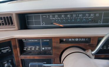 Cadillac-coupe-deville-1989-3