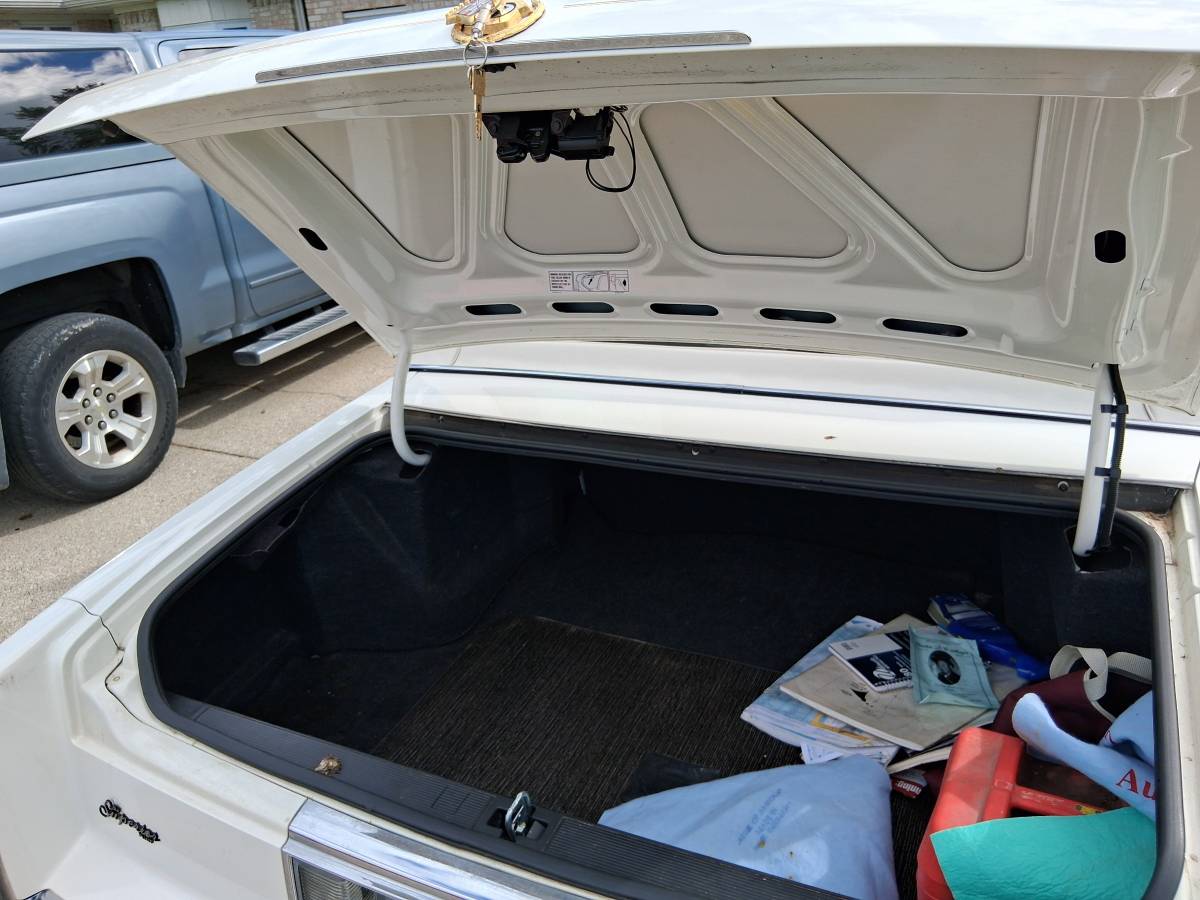Cadillac-coupe-deville-1992-white-3