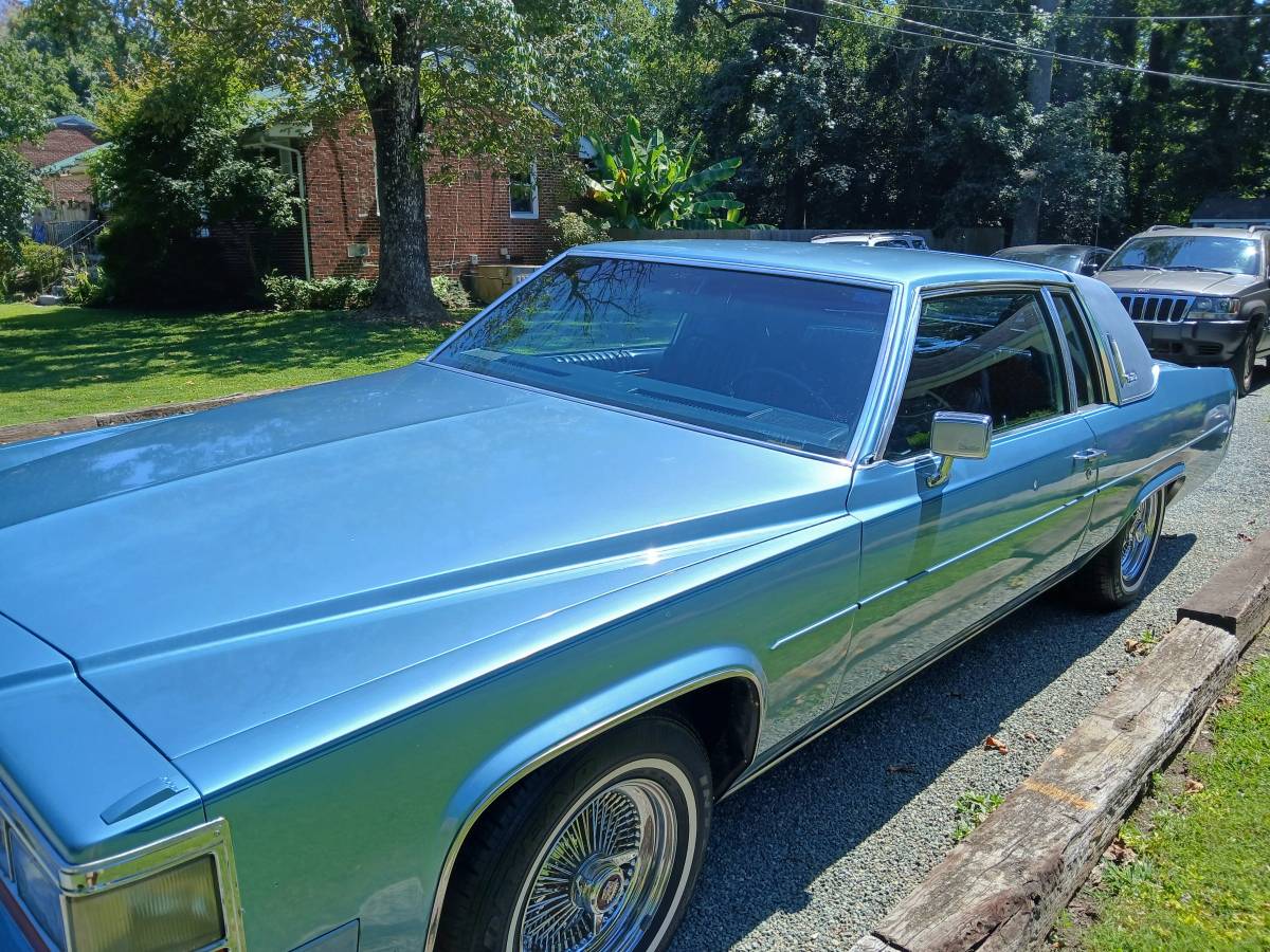 Cadillac-coupe-deville-diesel-1981-blue-12