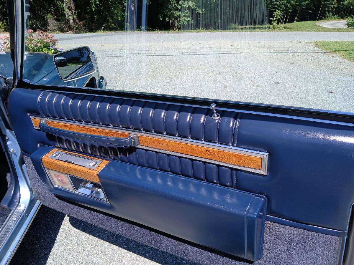 Cadillac-coupe-deville-diesel-1981-blue-3