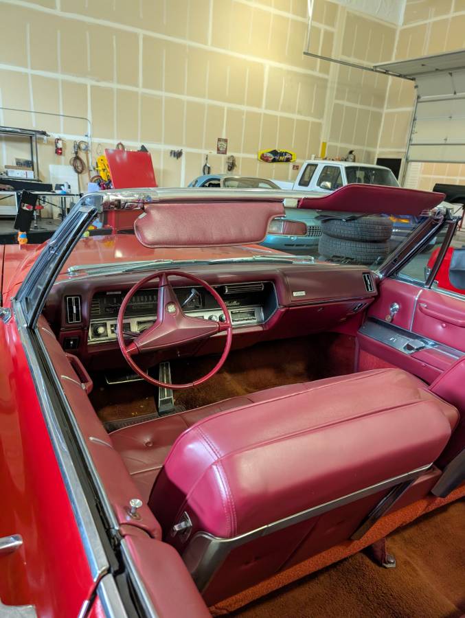 Cadillac-de-ville-convertible-1967-red-8