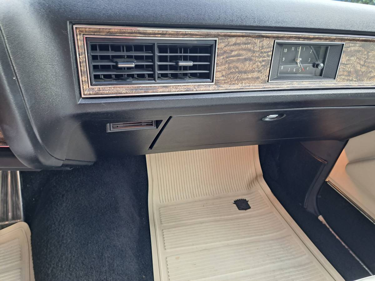 Cadillac-deville-1971-13