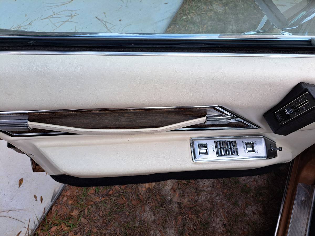 Cadillac-deville-1971-15