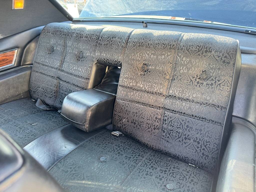 Cadillac-deville-1972-black-117