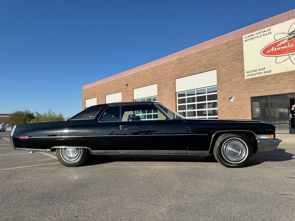 Cadillac-deville-1972-black-12