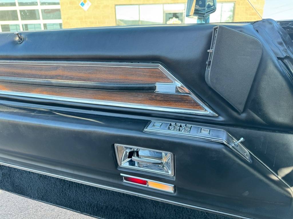 Cadillac-deville-1972-black-53
