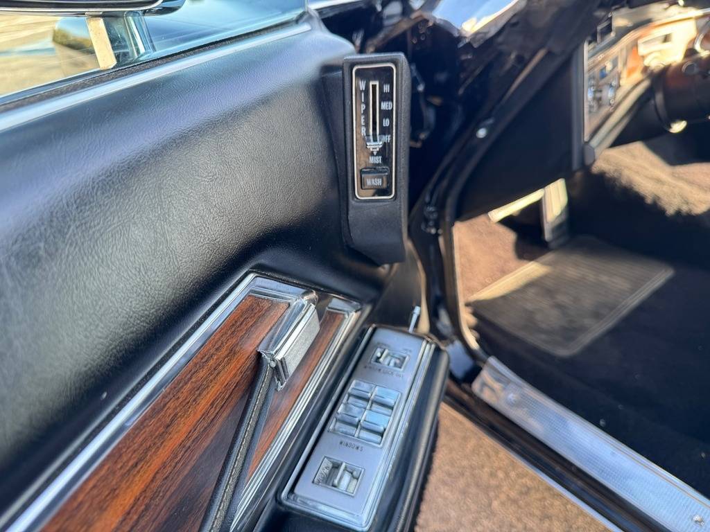Cadillac-deville-1972-black-54