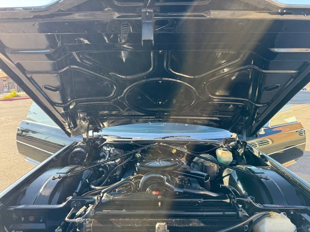 Cadillac-deville-1972-black-71