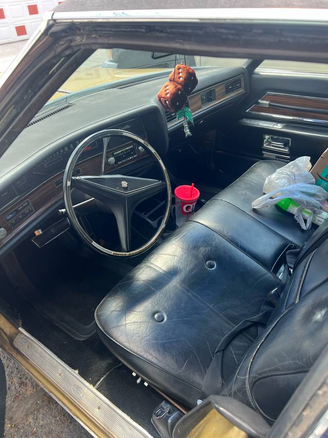 Cadillac-deville-1972-custom-1