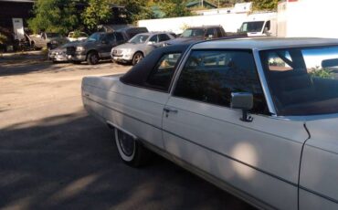 Cadillac-deville-1975-white-10
