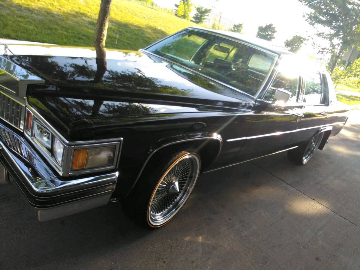 Cadillac-deville-1978-black-3