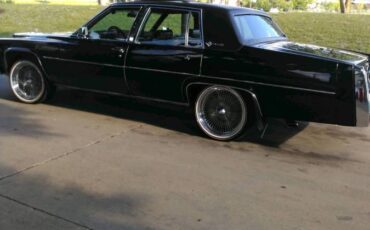 Cadillac-deville-1978-black