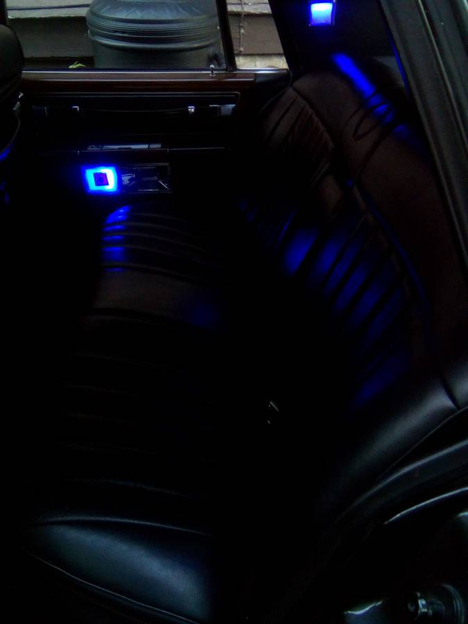 Cadillac-deville-1978-black-4