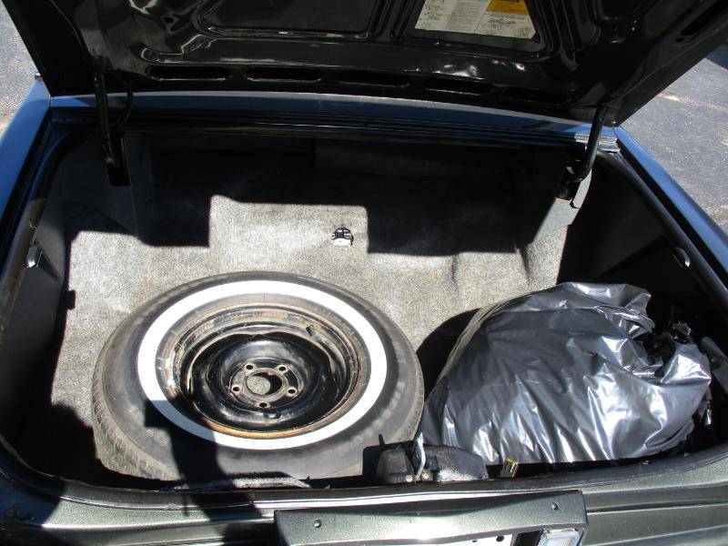 Cadillac-deville-1983-grey-10