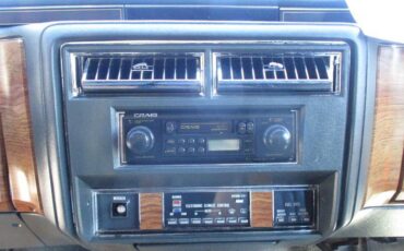 Cadillac-deville-1983-grey-13
