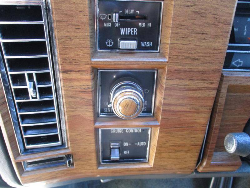 Cadillac-deville-1983-grey-14