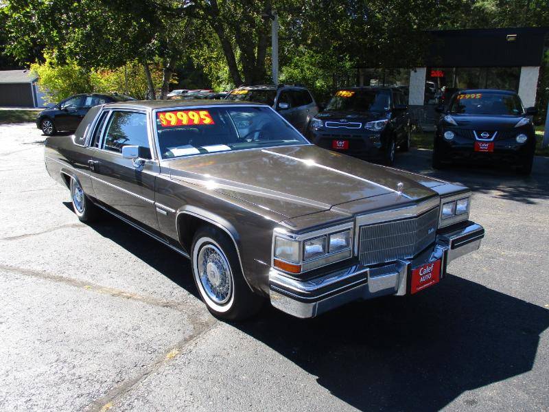 Cadillac-deville-1983-grey-2