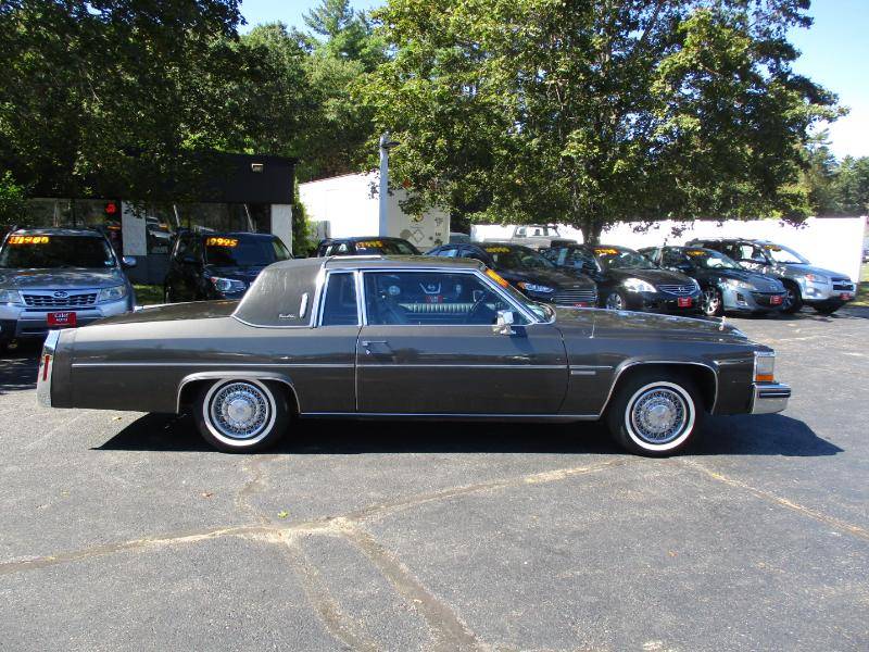 Cadillac-deville-1983-grey-3