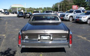 Cadillac-deville-1983-grey-4