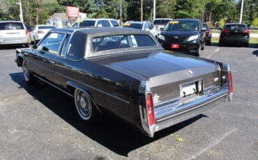 Cadillac-deville-1983-grey-5