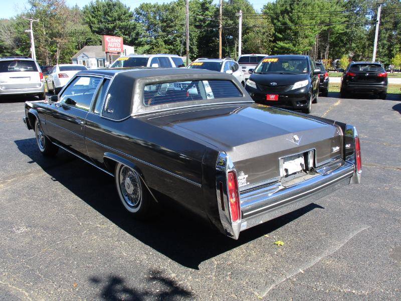 Cadillac-deville-1983-grey-5