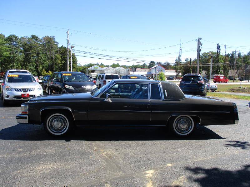 Cadillac-deville-1983-grey-6