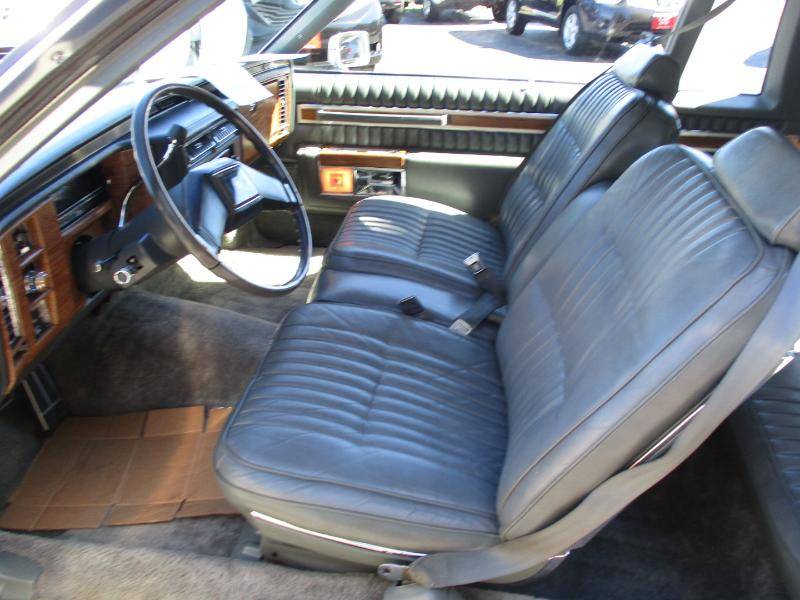 Cadillac-deville-1983-grey-7