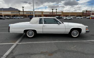 Cadillac-deville-1984-white-11
