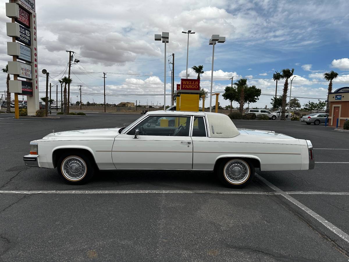 Cadillac-deville-1984-white-13
