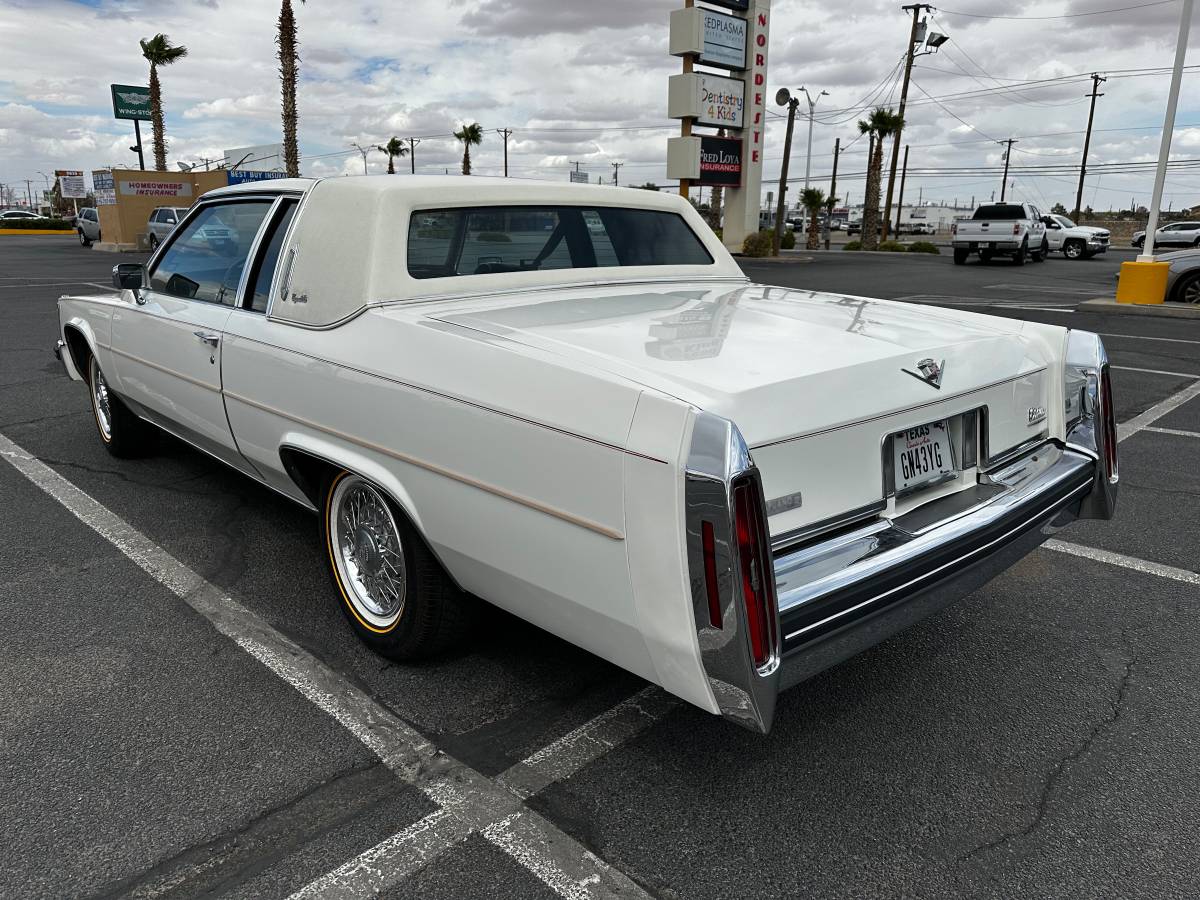 Cadillac-deville-1984-white-2