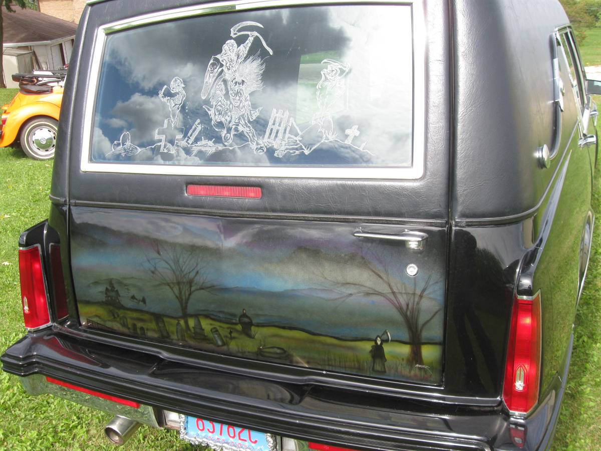 Cadillac-deville-1988-custom-2